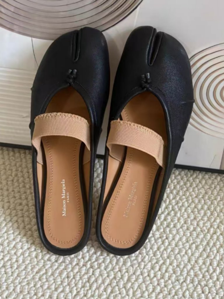 Black Leather Split-Toe Mules With Elastic Strap
